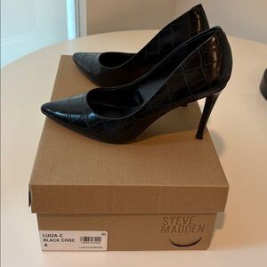 Steve Madden Black Croc Pattern Stilettos